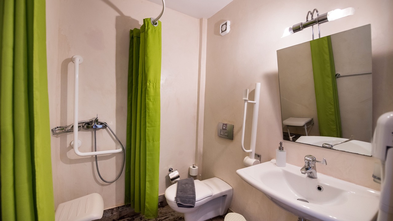Photo of Bathroom in Mikros Gialos