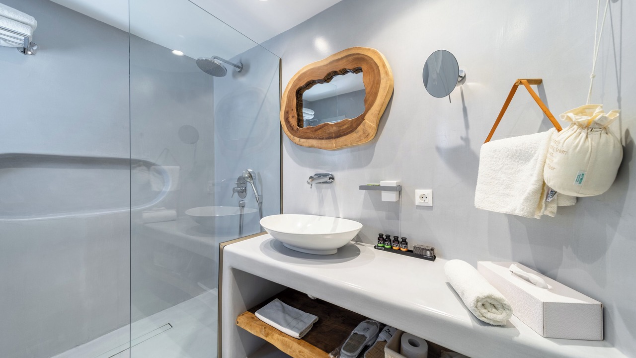 Photo of Bathroom in Folegandros