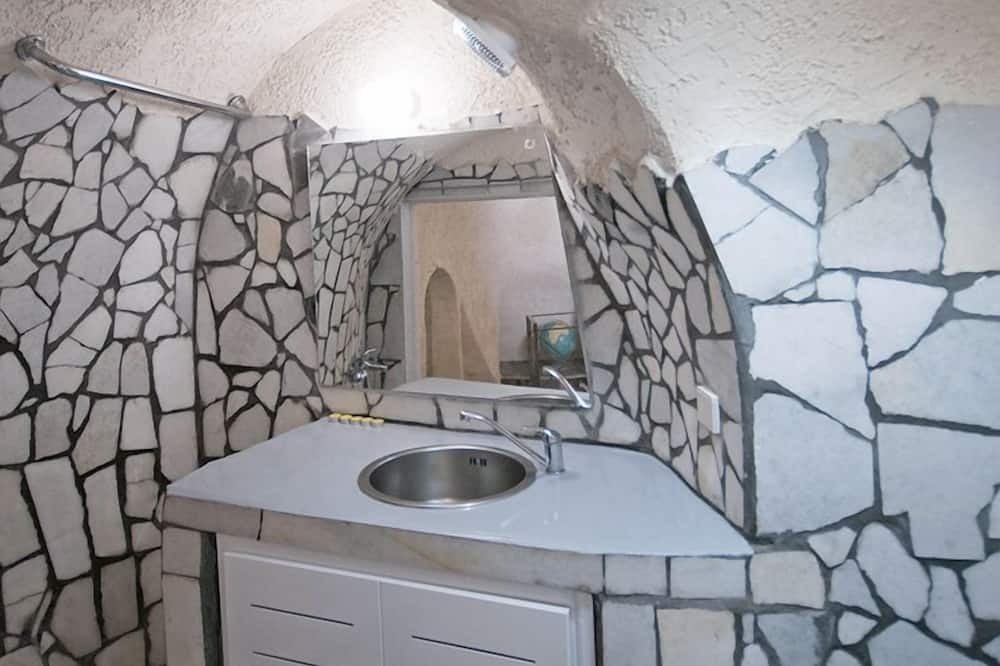 Photo of Bathroom in Vothon