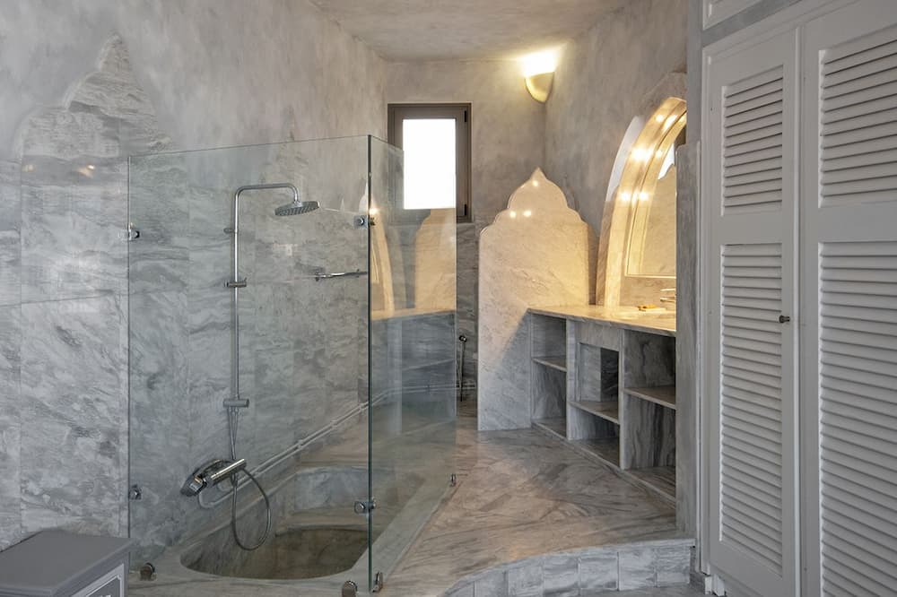 Photo of Bathroom in Vothon