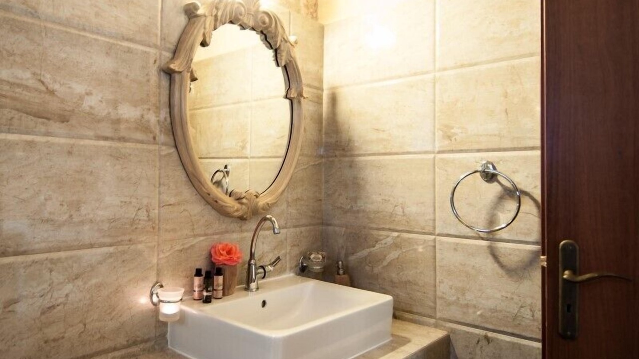 Photo of Bathroom in Psarou