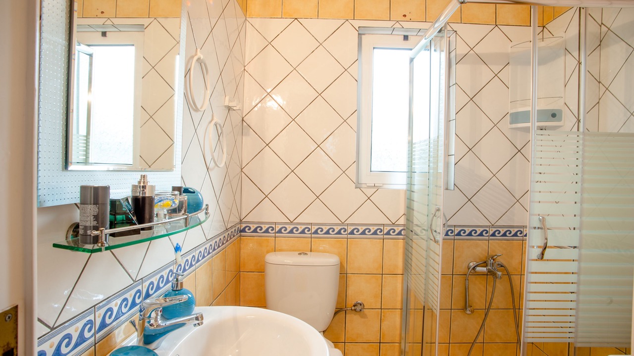 Photo of Bathroom in Platanias Town