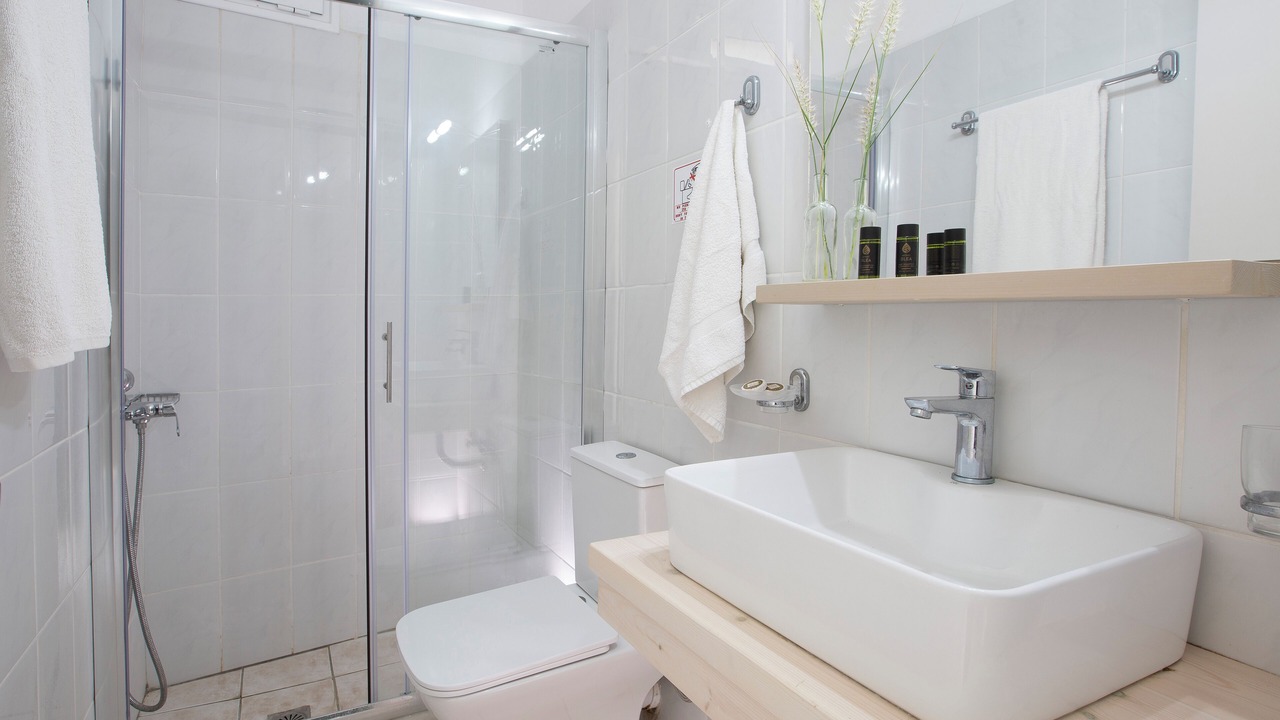 Photo of Bathroom in Mikros Gialos