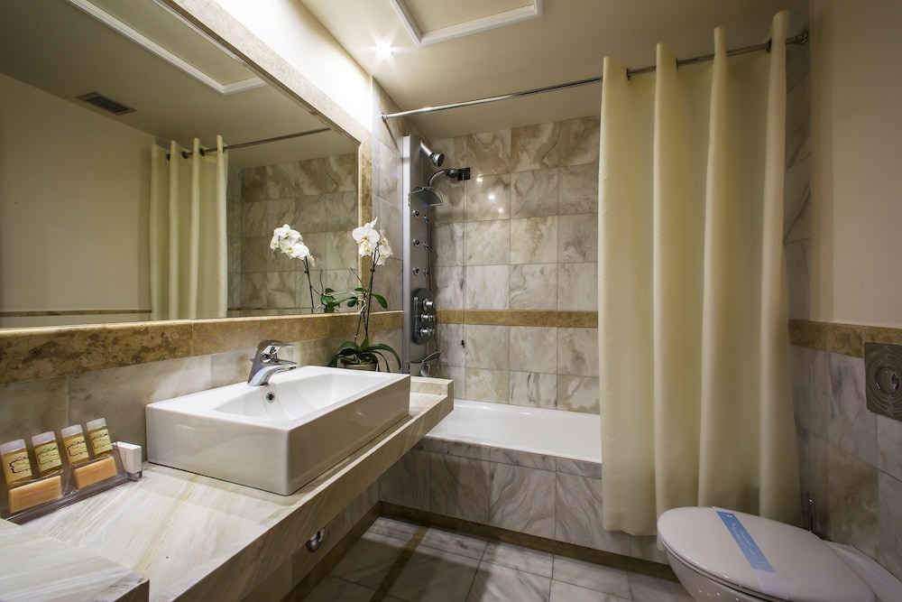 Photo of Bathroom in Acharnes