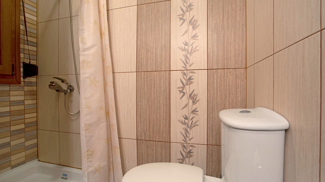 Photo of Bathroom in Alikanas