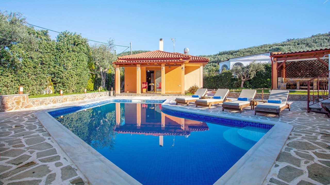 Photo of Outdoor in Alikanas