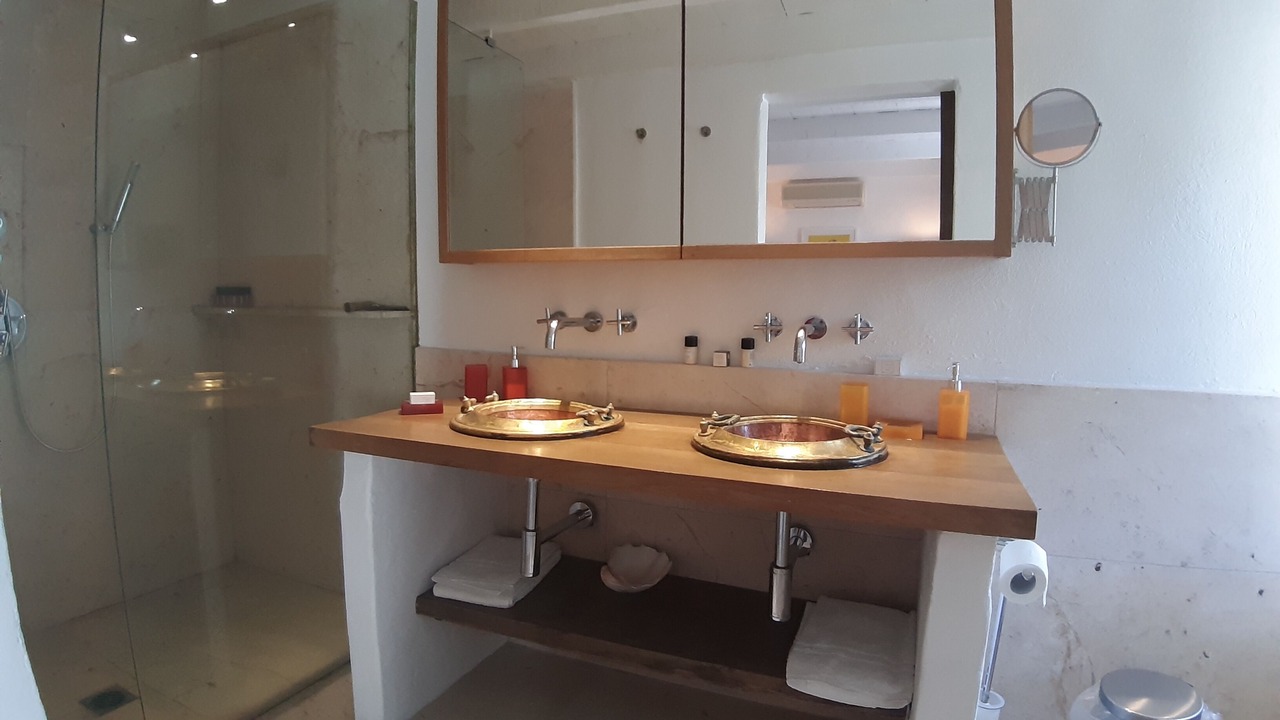 Photo of Bathroom in Pieres