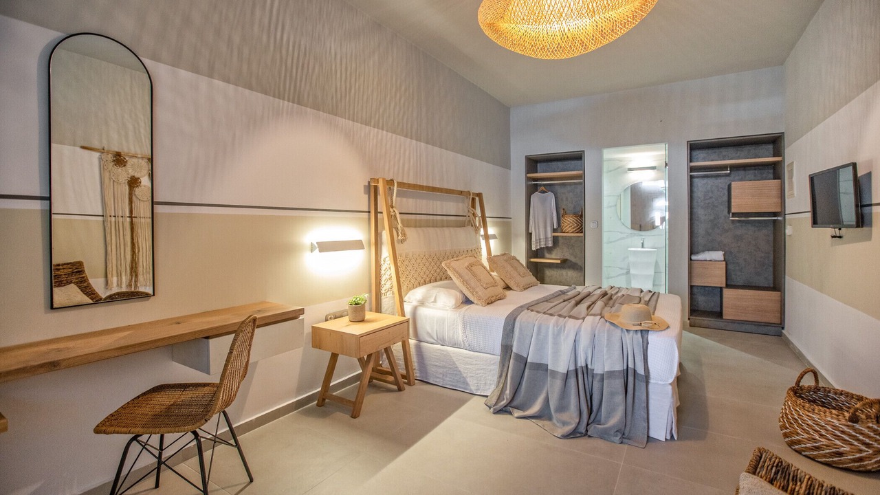 Photo of Bedroom in Frourion