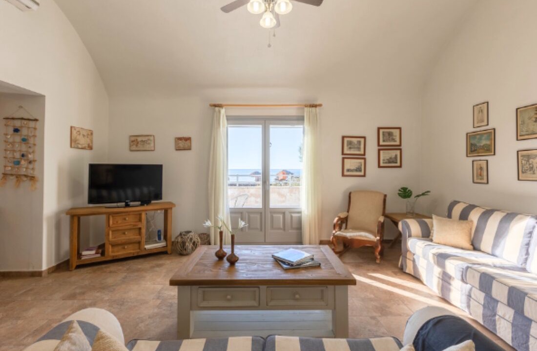 Photo of Bedroom in Perissa