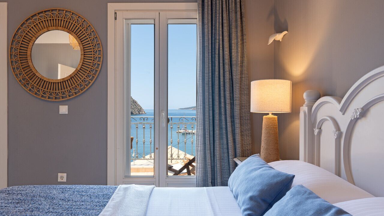 Photo of Bedroom in Frourion