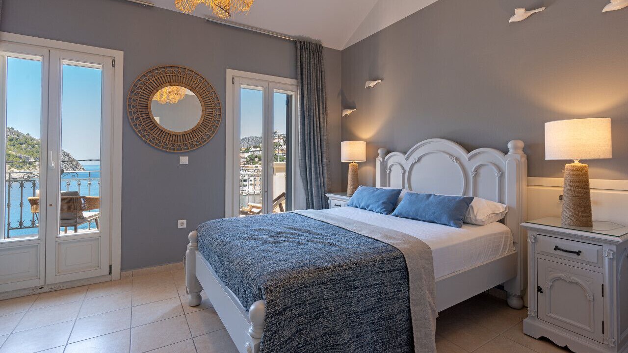 Photo of Bedroom in Frourion