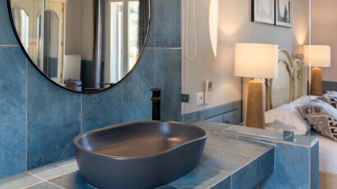 Photo of Bathroom in Frourion