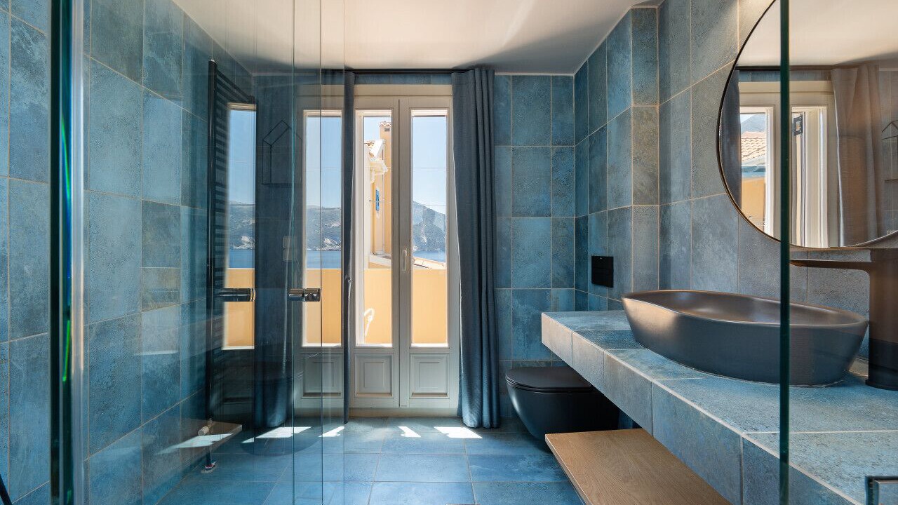 Photo of Bathroom in Frourion