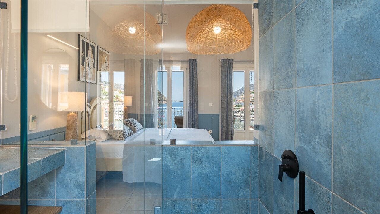 Photo of Bedroom in Frourion