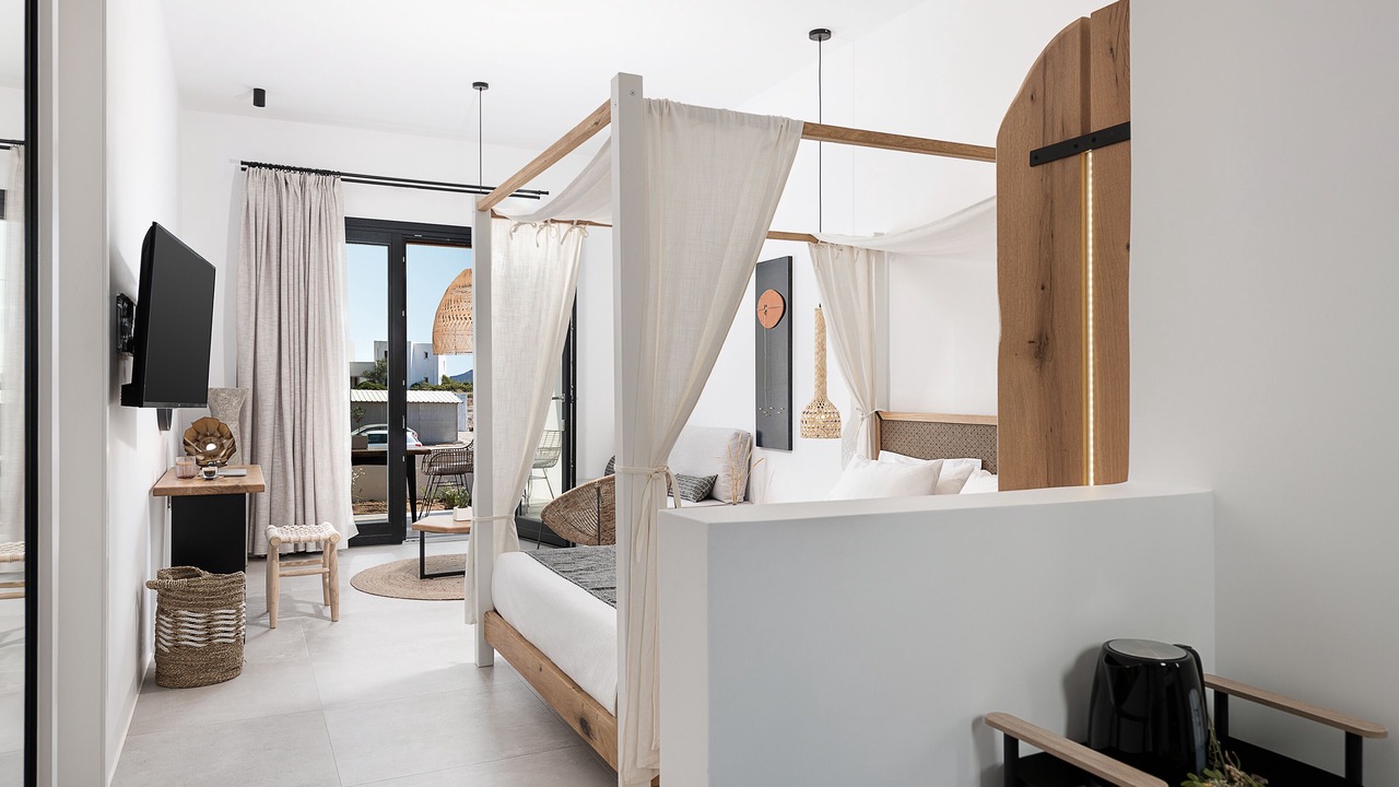 Photo of Bedroom in Adamas