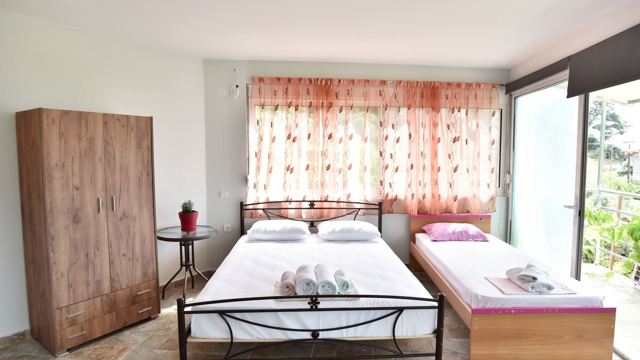 Photo of Bedroom in Golden Beach