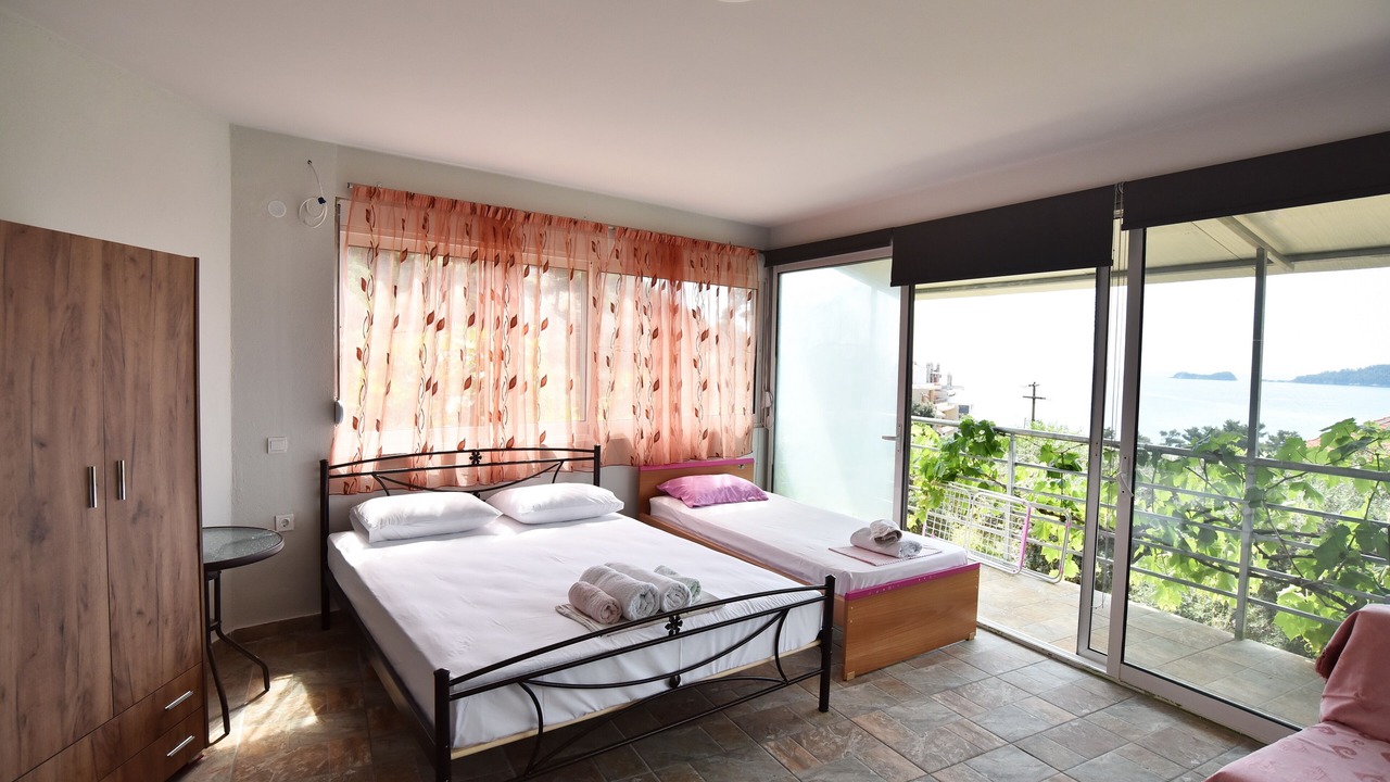 Photo of Bedroom in Golden Beach