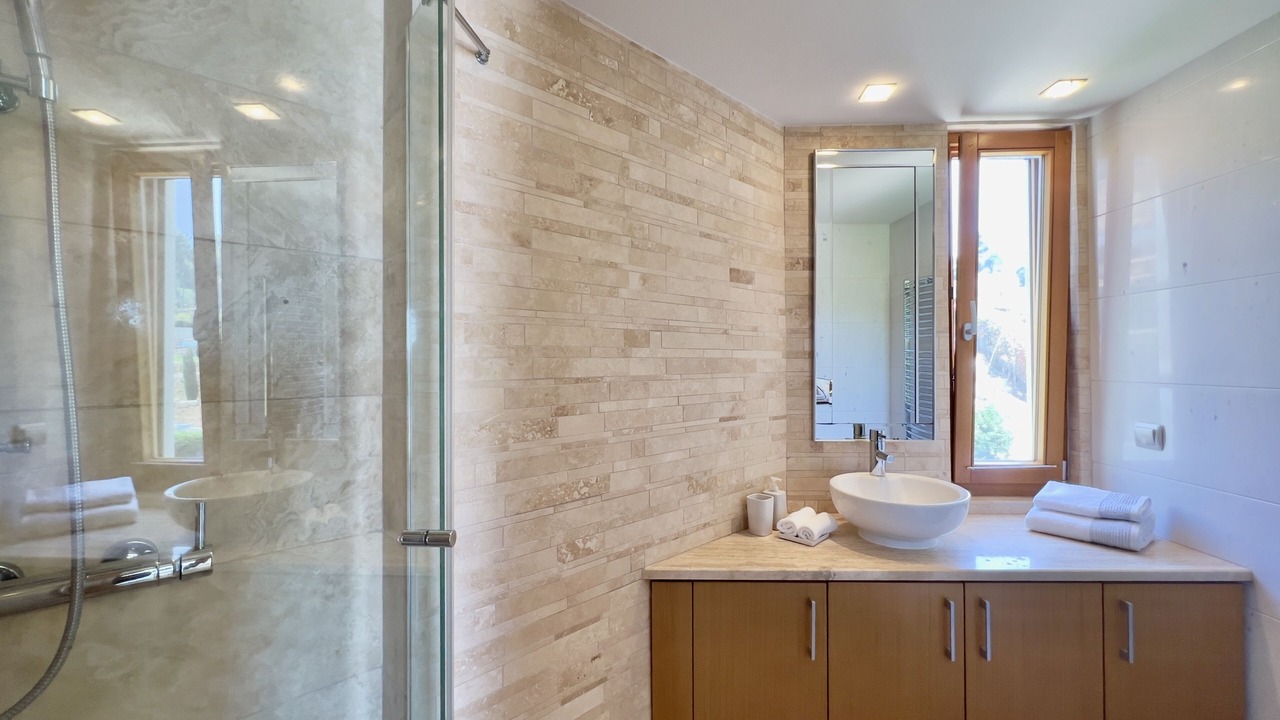 Photo of Bathroom in Sane