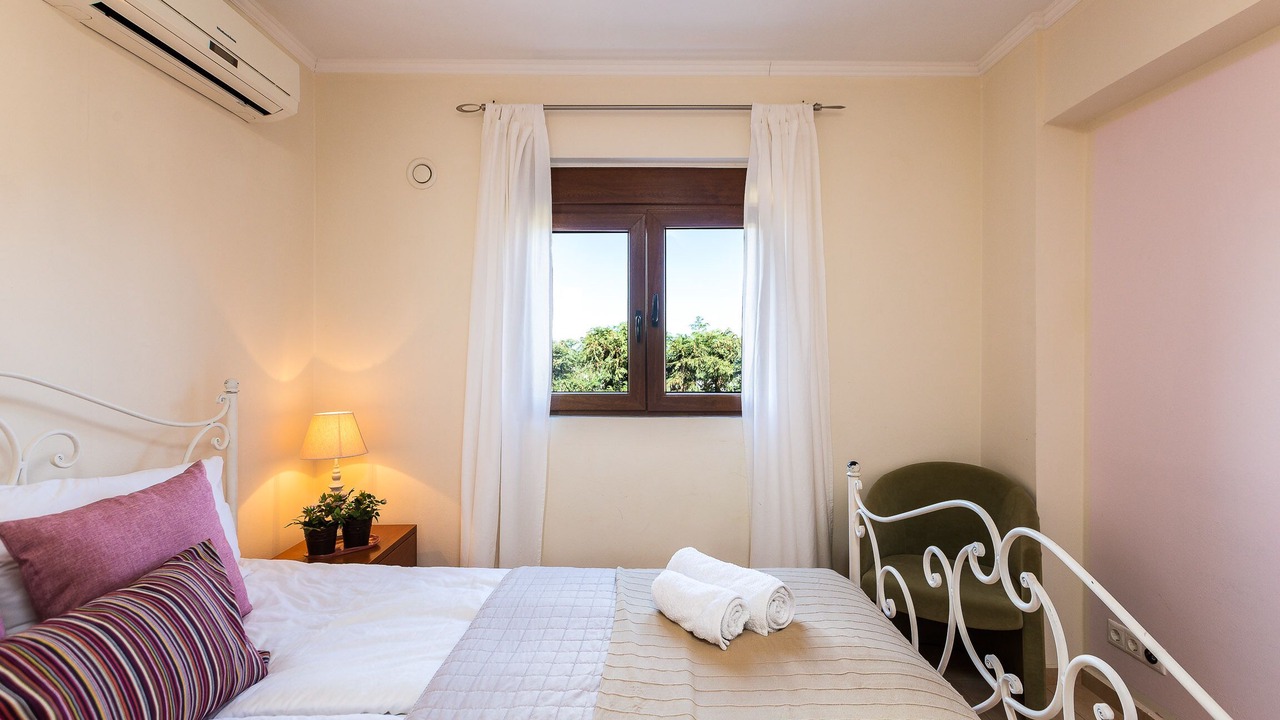 Photo of Bedroom in Karoti