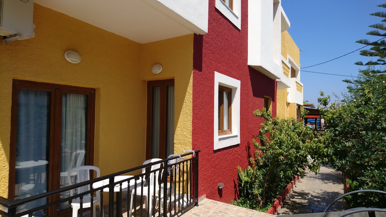 Photo of Patio Balcony in Platanes