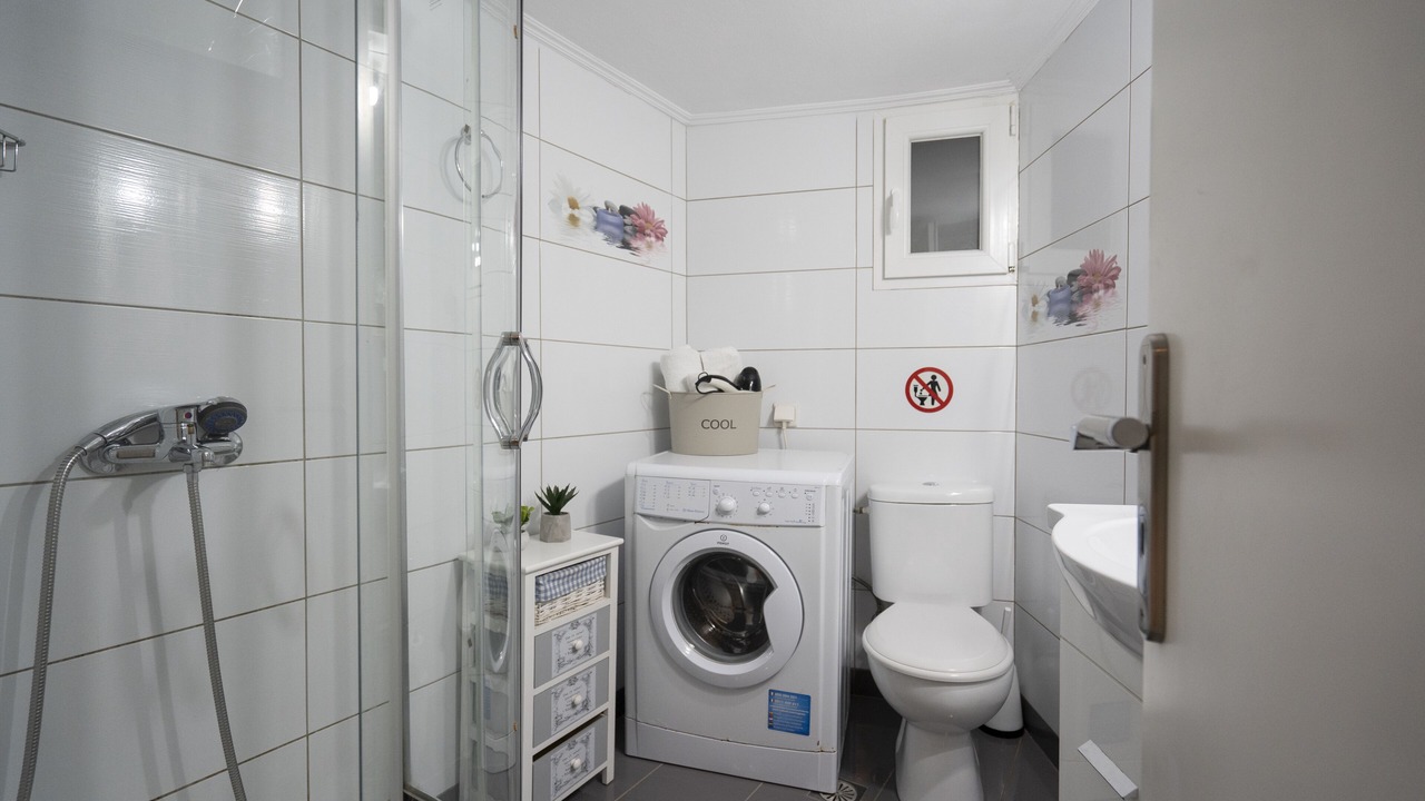Photo of Bathroom in Kerameikos