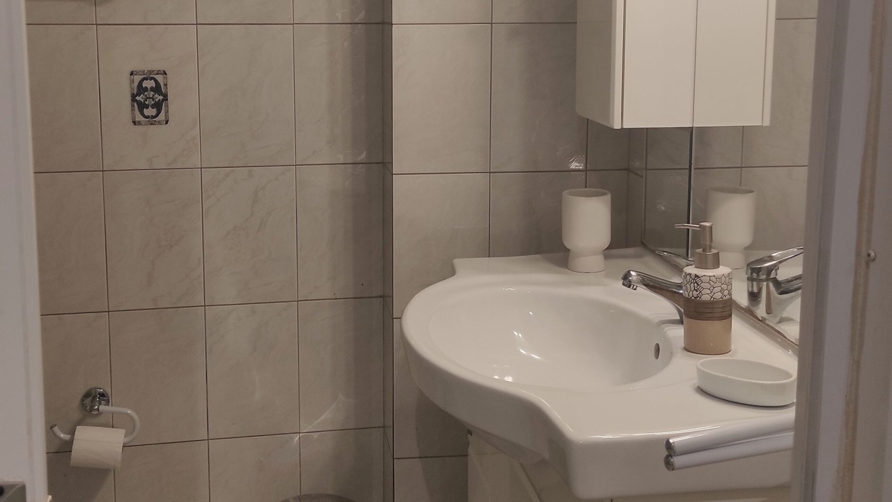 Photo of Bathroom in Kerameikos