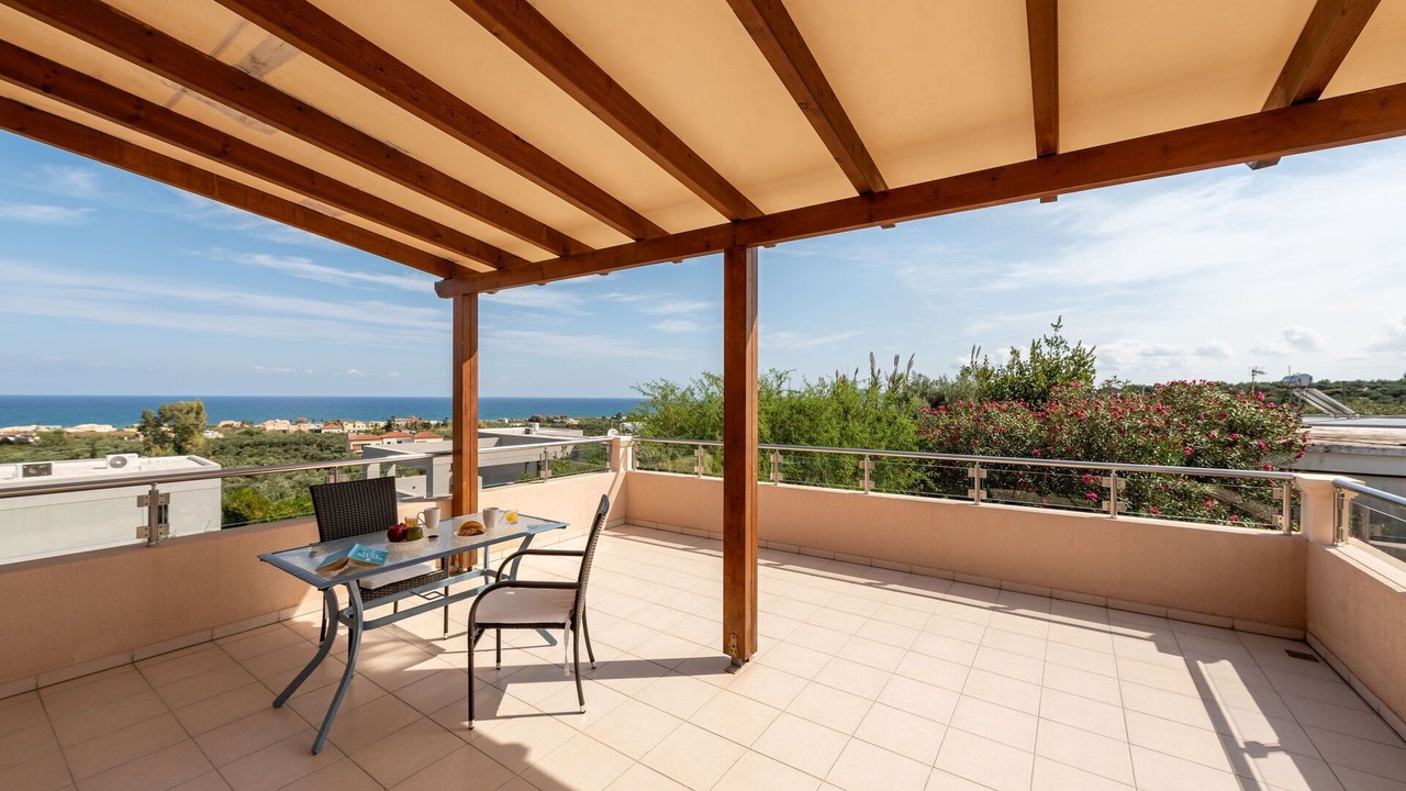 Photo of Patio Balcony in Pyrgos Psilonerou