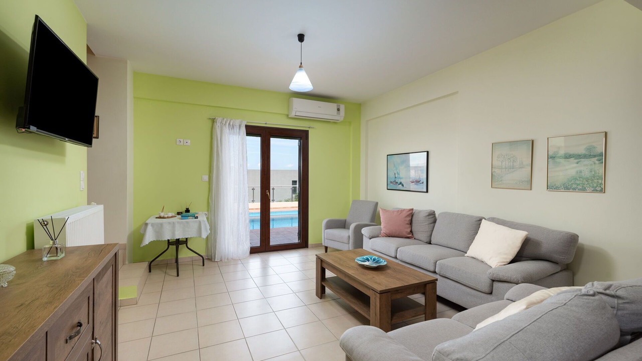 Photo of Livingroom in Pyrgos Psilonerou