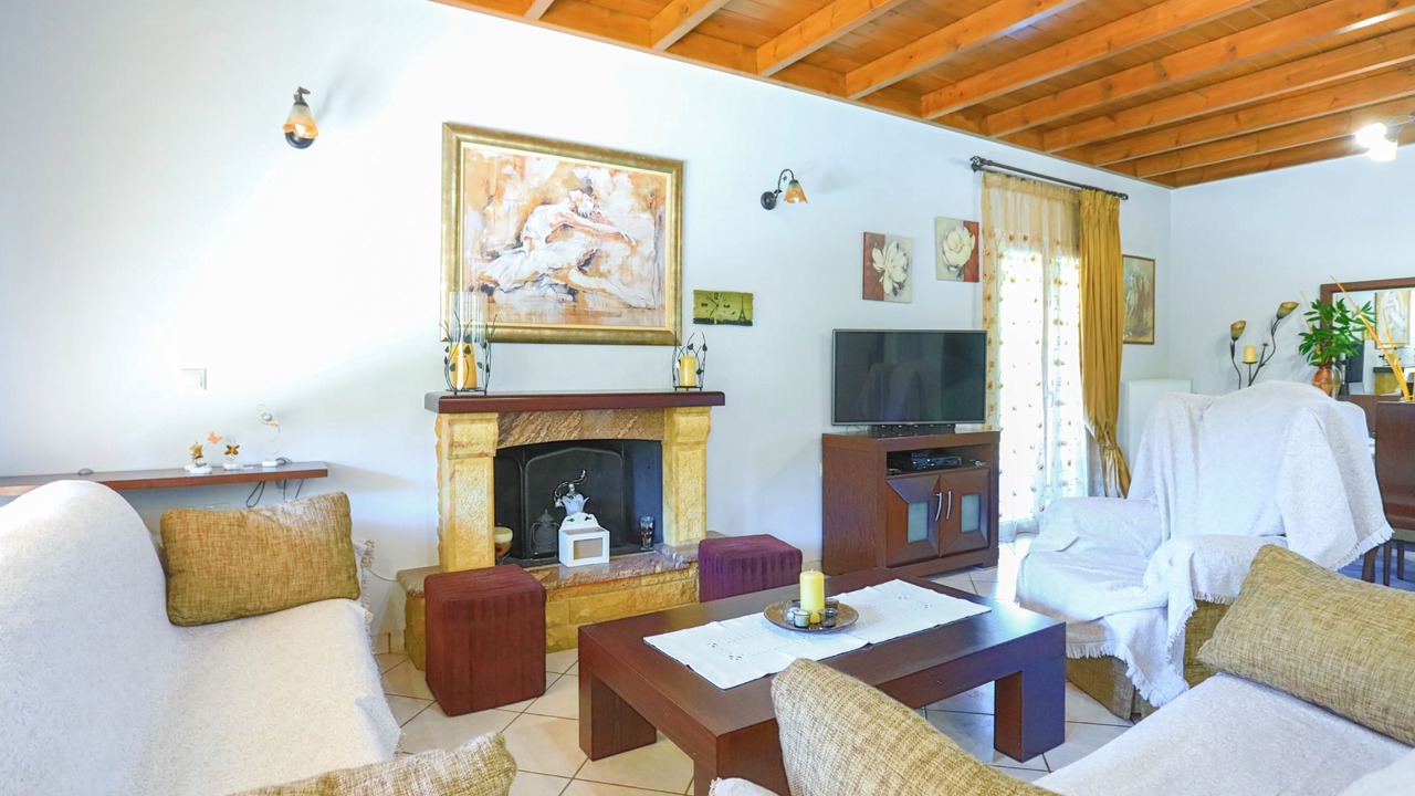 Photo of Bedroom in Petaleia