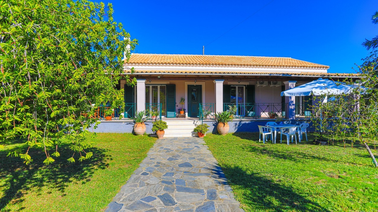 Photo of Outdoor in Petaleia