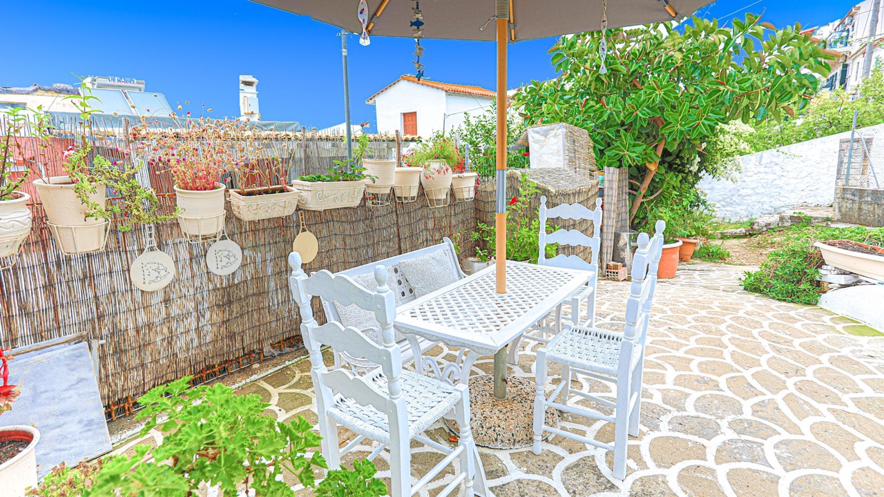 Photo of Others in Gaios