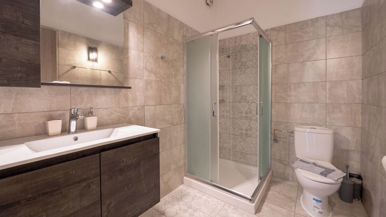 Photo of Bathroom in Skala