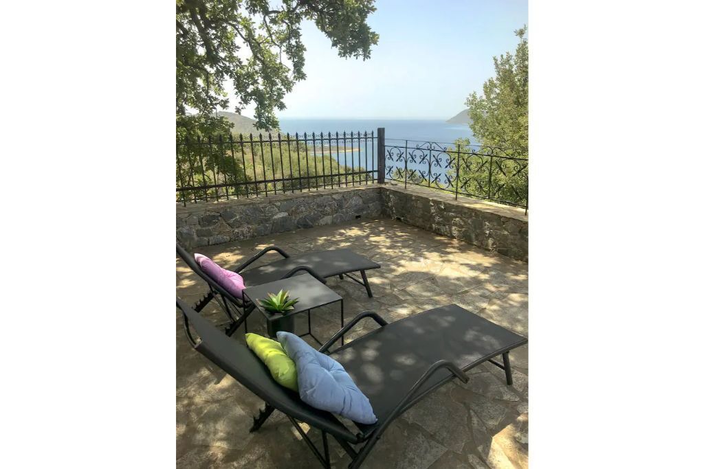 Photo of Patio Balcony in East Mani