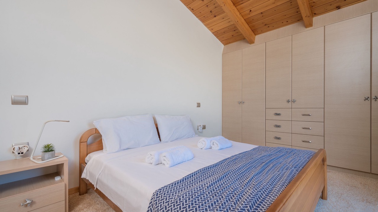 Photo of Bedroom in Neromilos