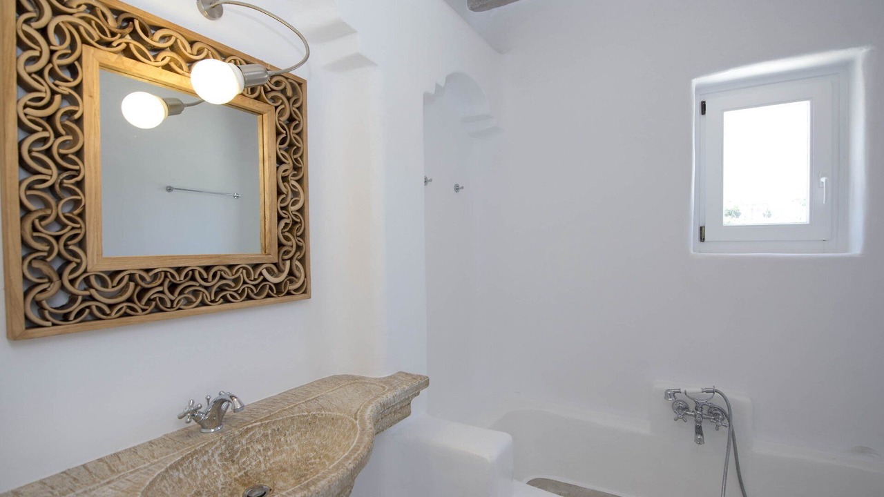 Photo of Bathroom in Psarou