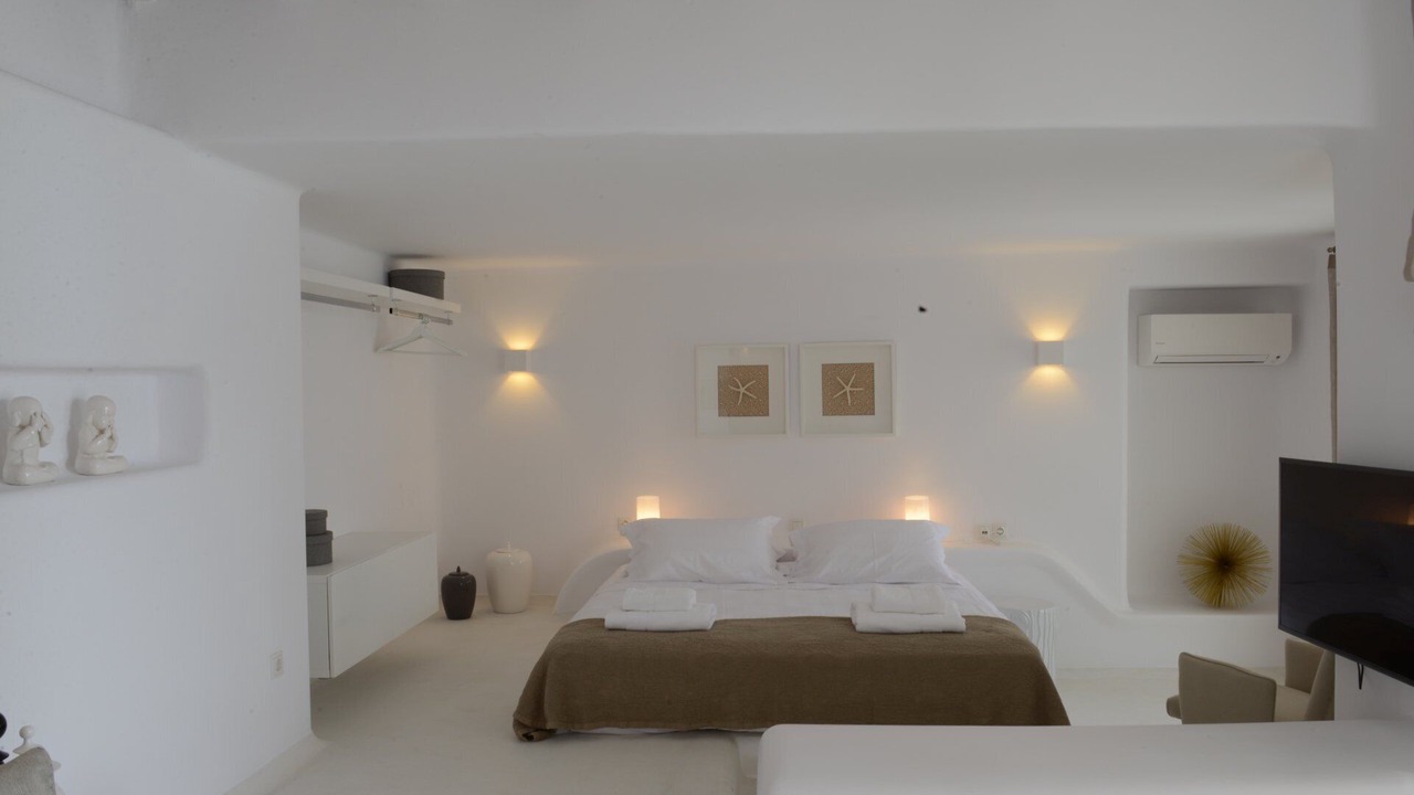Photo of Bedroom in Tourlos
