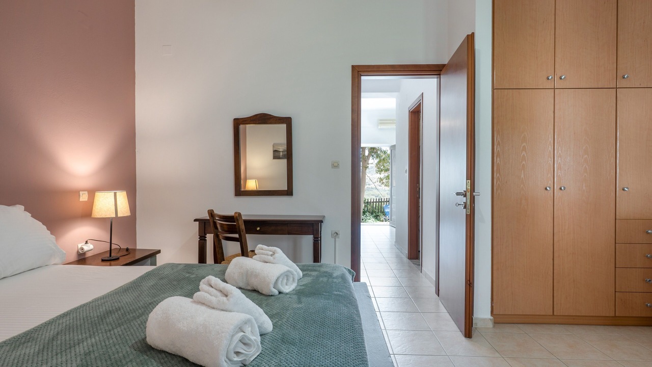 Photo of Bedroom in Mirtos
