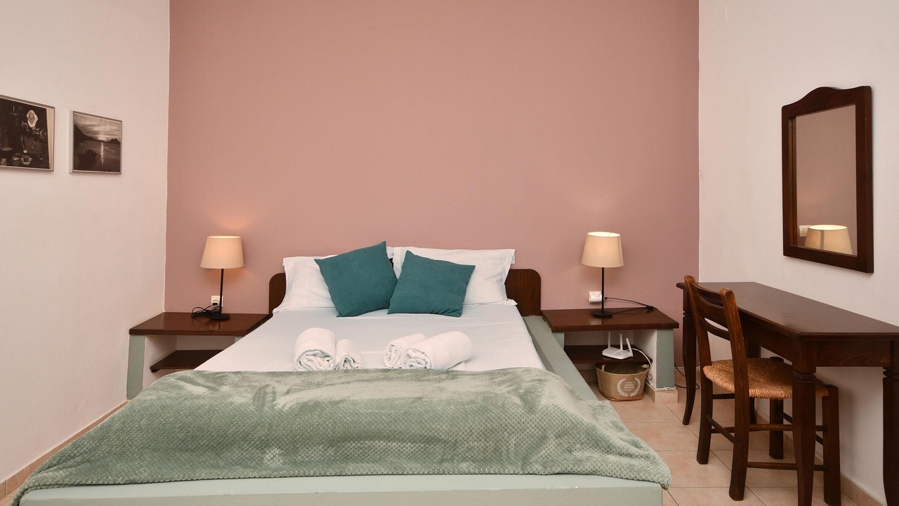 Photo of Bedroom in Mirtos
