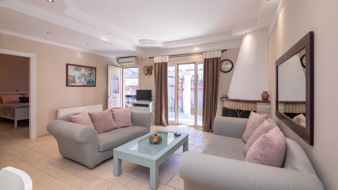 Photo of Livingroom in Alepou