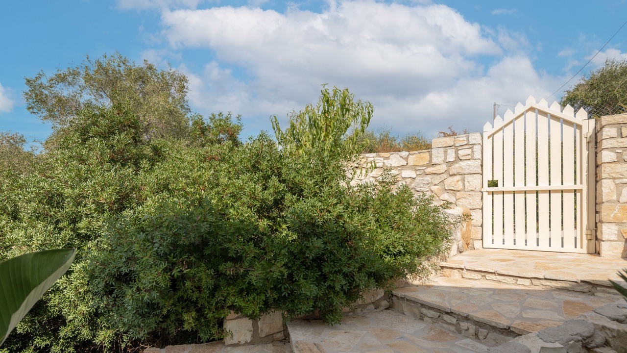 Photo of Others in Gaios