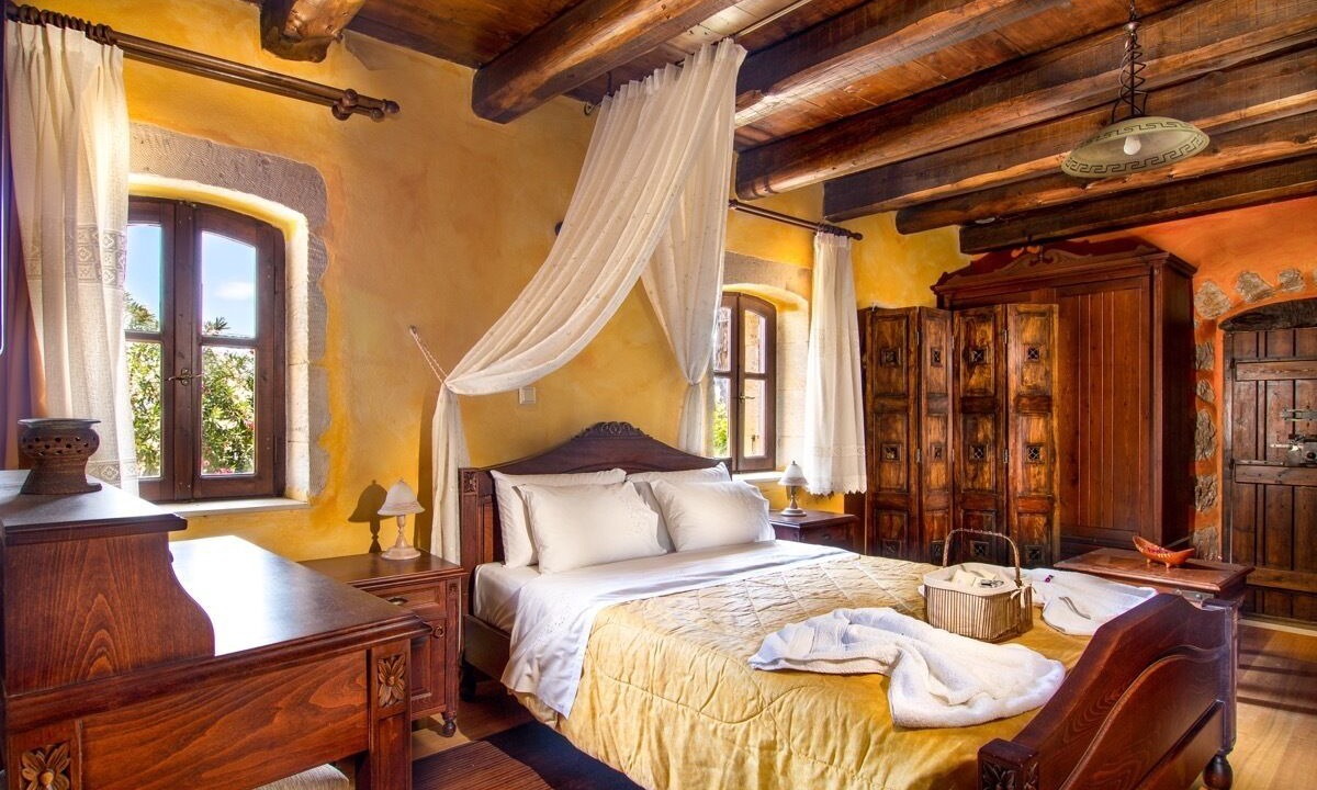 Photo of Bedroom in Samonas