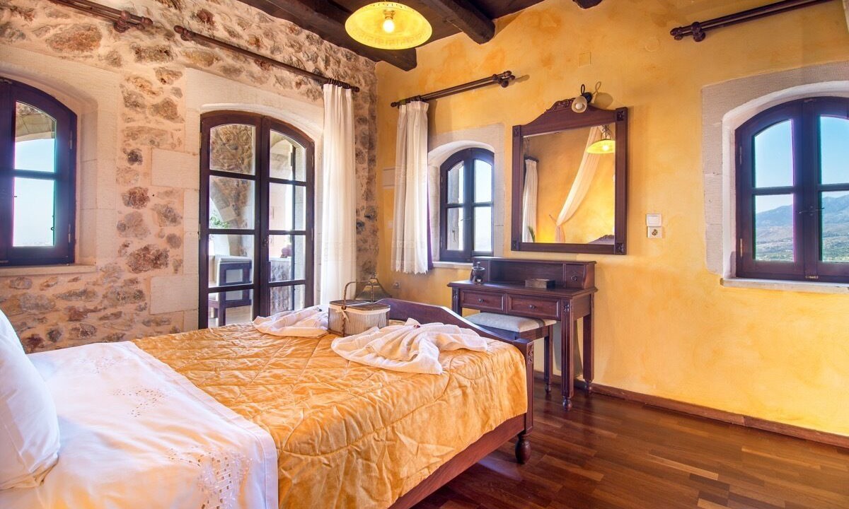 Photo of Bedroom in Samonas