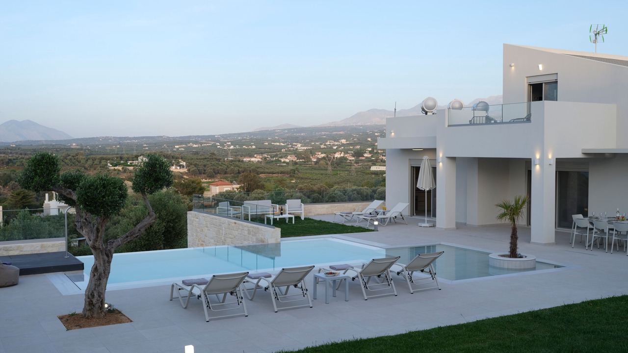 Photo of Outdoor in Adelianos Kampos