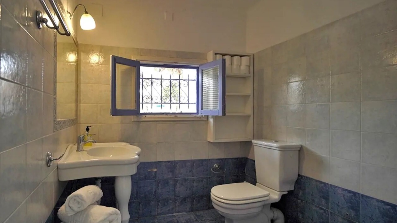 Photo of Bathroom in Alinda
