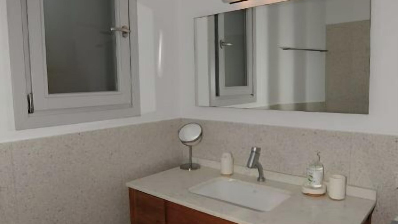 Photo of Bathroom in Katapola