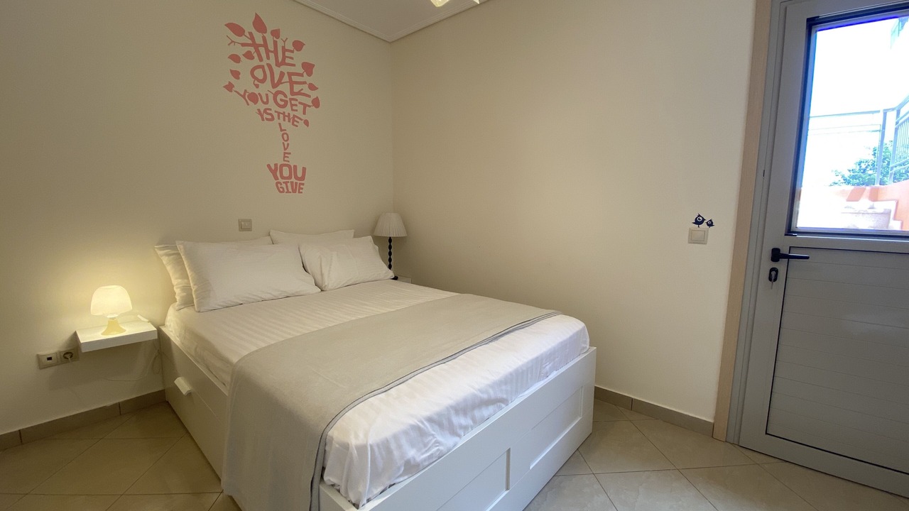 Photo of Bedroom in Petalidi