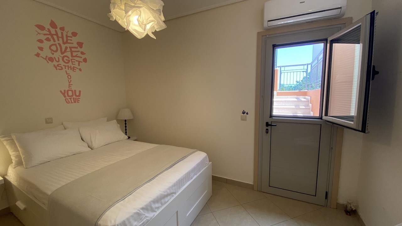 Photo of Bedroom in Petalidi