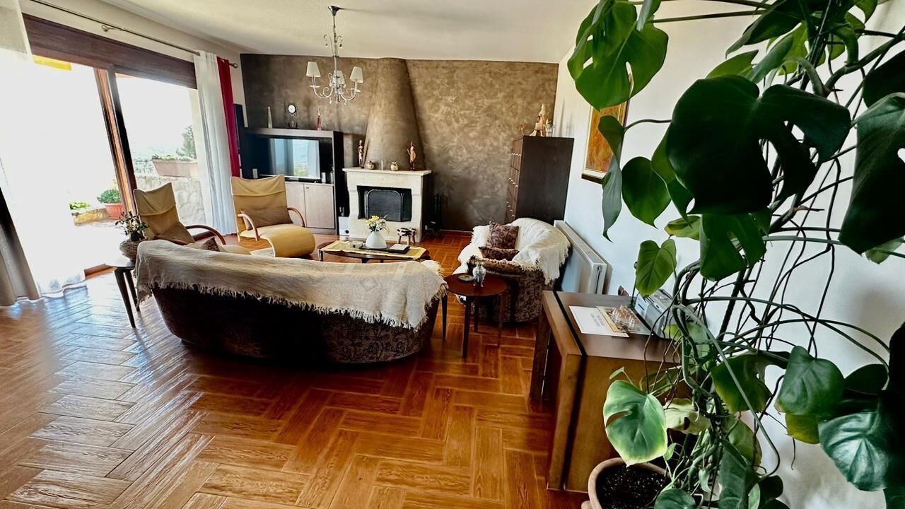 Photo of Livingroom in Nikos Kazantzakis