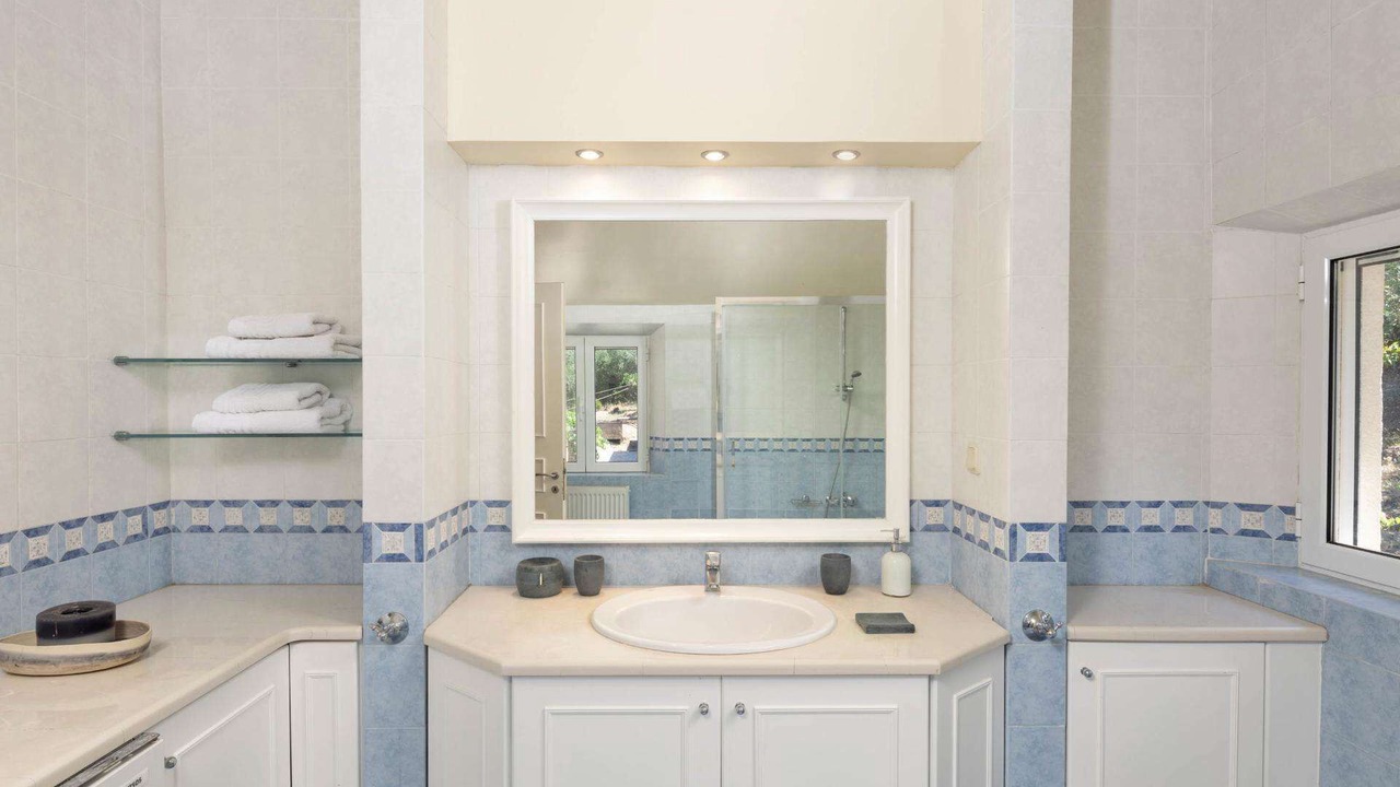 Photo of Bathroom in Vatos