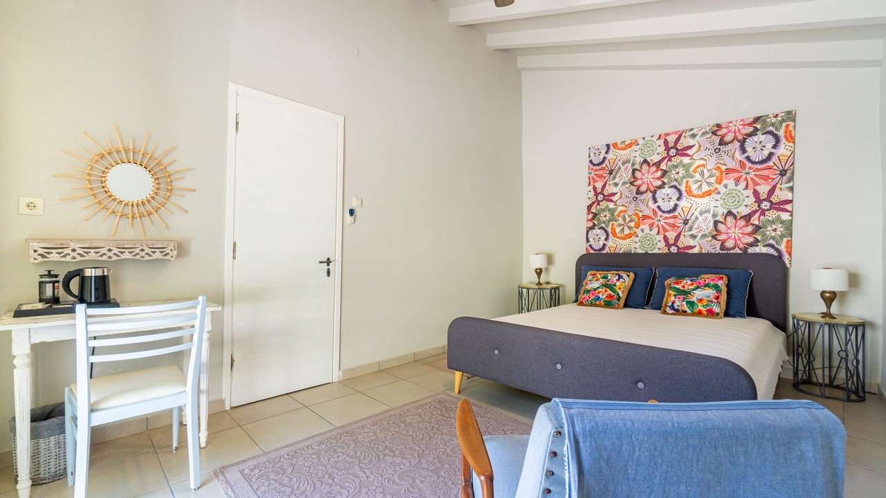Photo of Bedroom in Petaleia